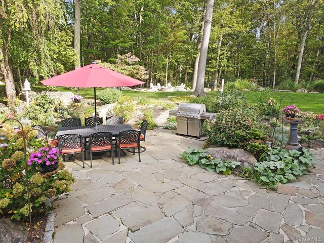 33 Peters Lane, Pound Ridge, NY 10576