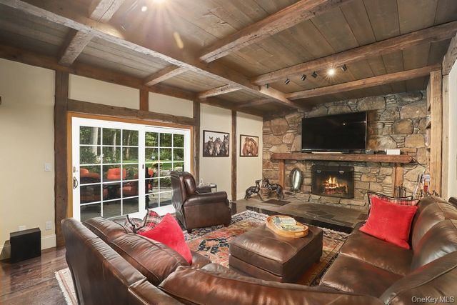 33 Peters Lane, Pound Ridge, NY 10576