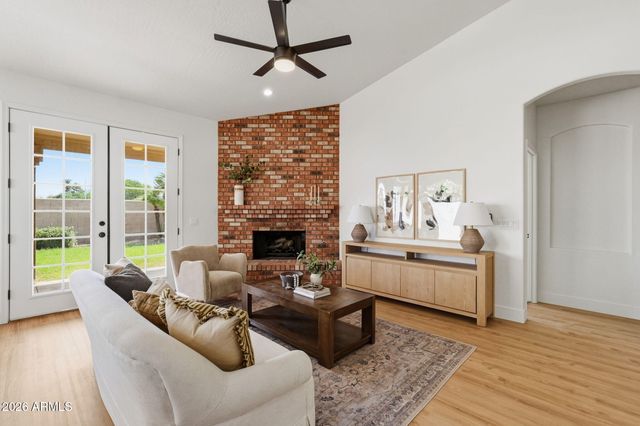 731 N HARMON Court, Chandler, AZ 85226