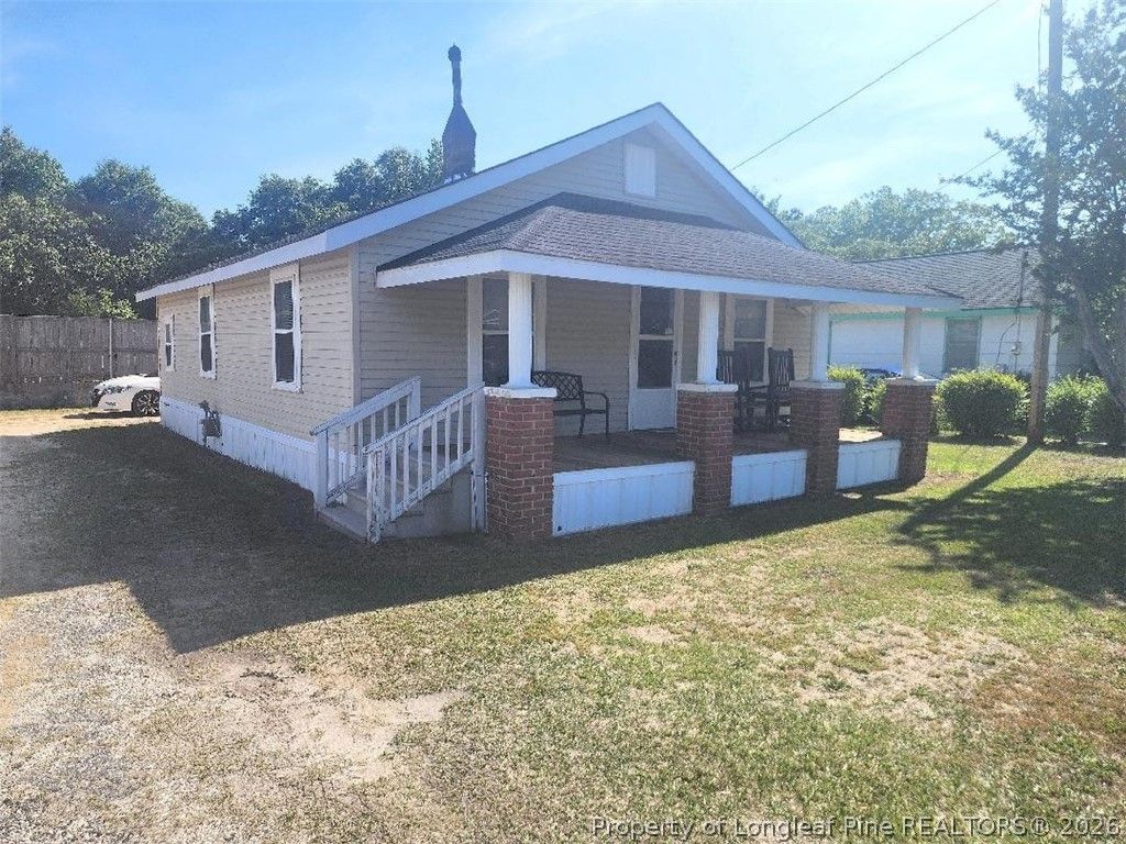 2013 W 5th Street, Lumberton, NC 28358 — photo 2