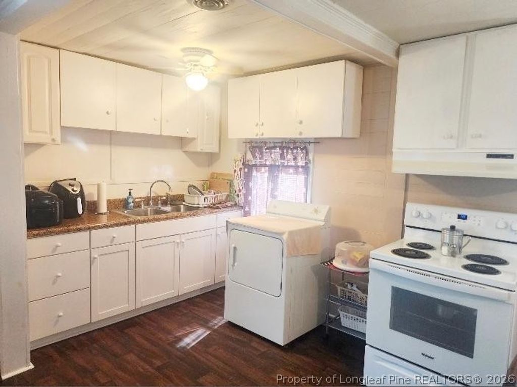 2013 W 5th Street, Lumberton, NC 28358 — photo 6