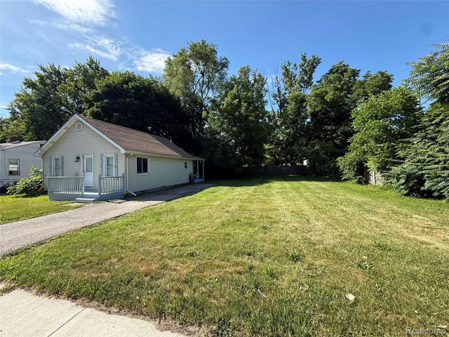 2194 E Bristol Road, Burton, MI 48529