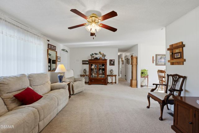 728 Schneider Lane, Sevierville, TN 37862