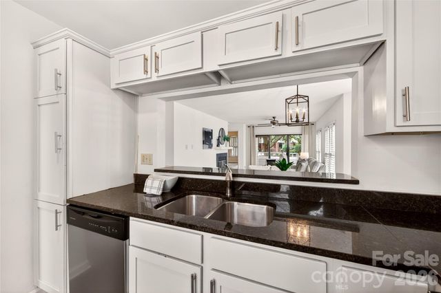 2715 Selwyn Avenue 26, Charlotte, NC 28209
