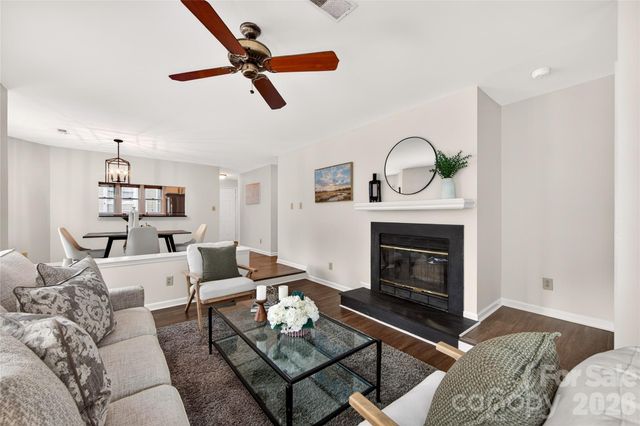 2715 Selwyn Avenue 26, Charlotte, NC 28209