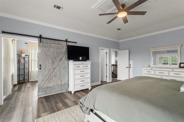 606 Winchester DR, Dripping Springs, TX 78620