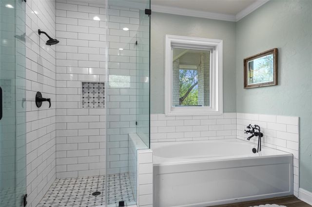 606 Winchester DR, Dripping Springs, TX 78620