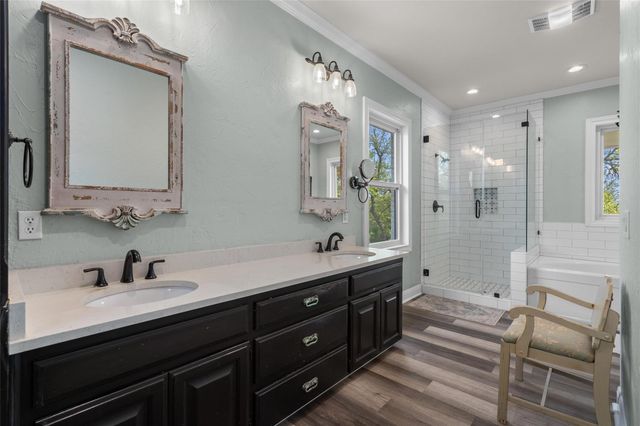 606 Winchester DR, Dripping Springs, TX 78620