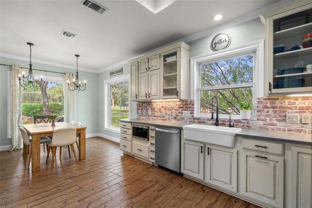 606 Winchester DR, Dripping Springs, TX 78620
