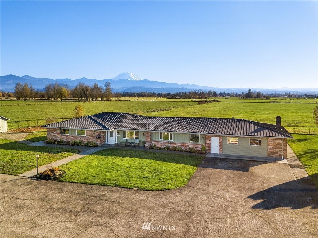 Image 1 of property listing at 23621 SE 456th Way, Enumclaw, WA 98022