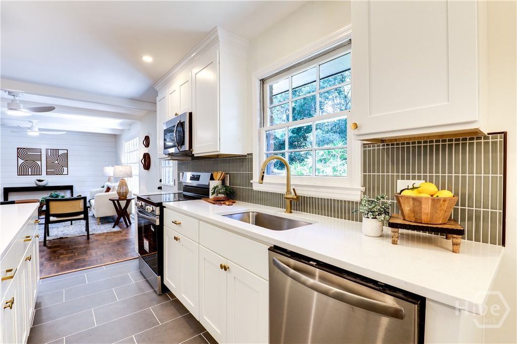 Image 17 of property listing at 106 E 57th Street, Savannah, GA 31405
