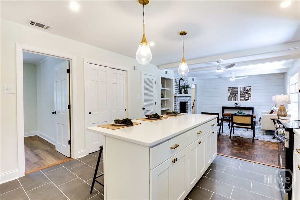 Image 18 of property listing at 106 E 57th Street, Savannah, GA 31405