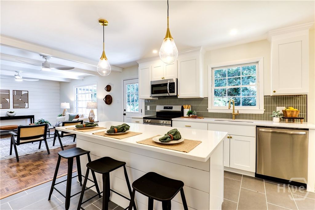 Image 19 of property listing at 106 E 57th Street, Savannah, GA 31405