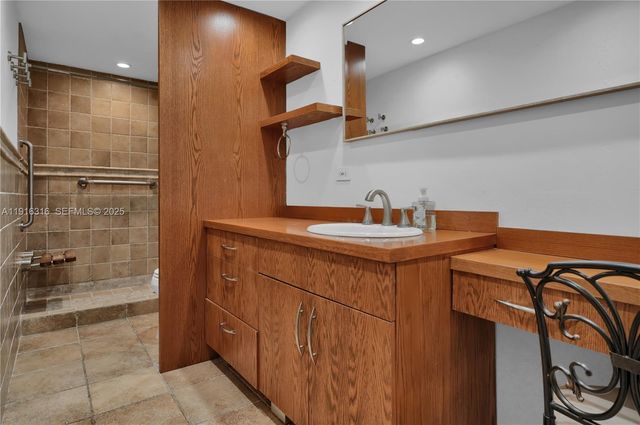 5005 Collins Ave 402, Miami Beach, FL 33140