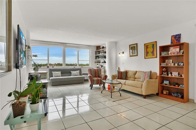 5005 Collins Ave 402, Miami Beach, FL 33140