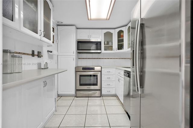 5005 Collins Ave 402, Miami Beach, FL 33140