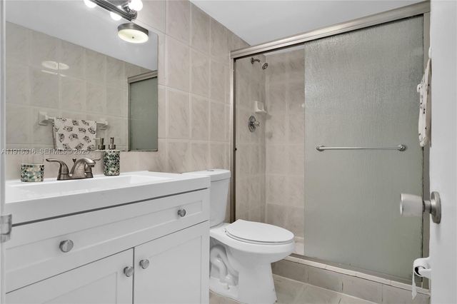 5005 Collins Ave 402, Miami Beach, FL 33140