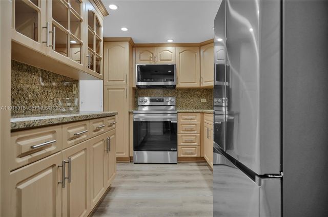 5005 Collins Ave 402, Miami Beach, FL 33140