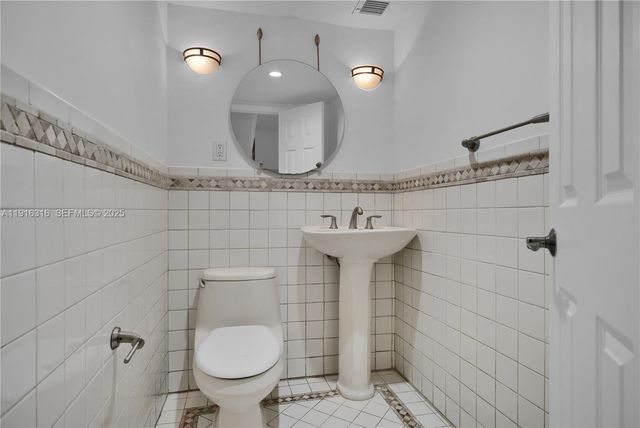 5005 Collins Ave 402, Miami Beach, FL 33140