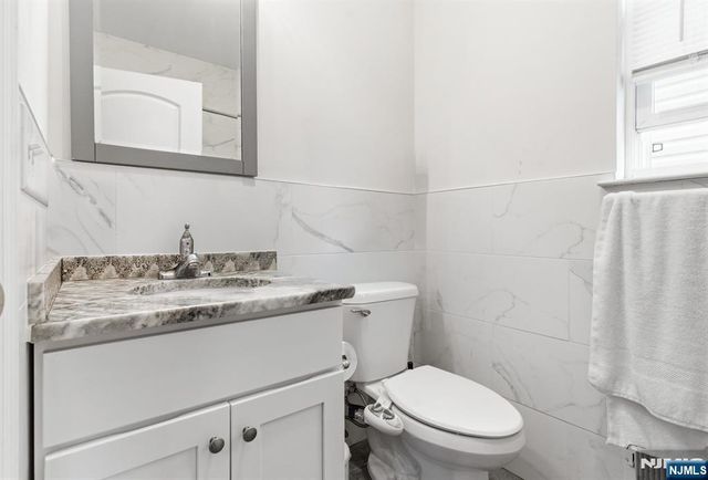 944 Flora Street, Elizabeth, NJ 07201