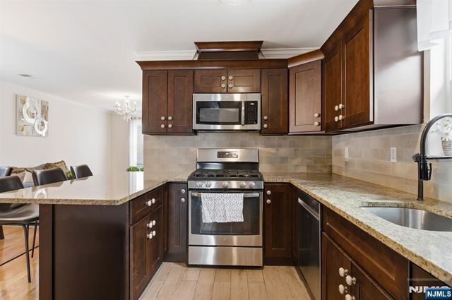 944 Flora Street, Elizabeth, NJ 07201