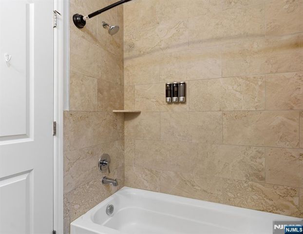 944 Flora Street, Elizabeth, NJ 07201