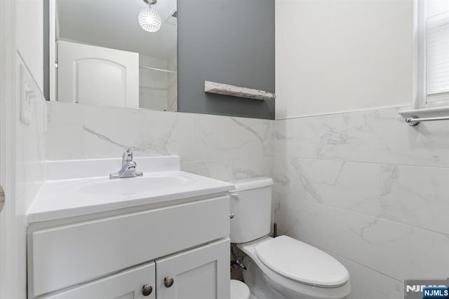 944 Flora Street, Elizabeth, NJ 07201