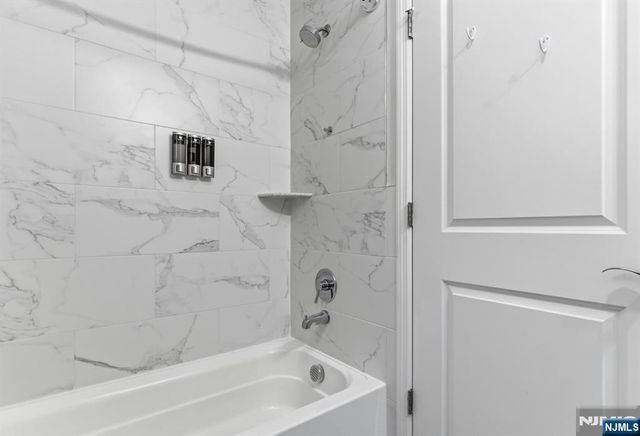 944 Flora Street, Elizabeth, NJ 07201