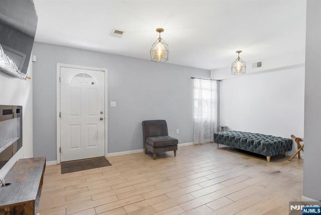 944 Flora Street, Elizabeth, NJ 07201