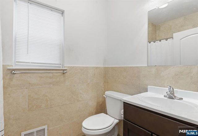 944 Flora Street, Elizabeth, NJ 07201