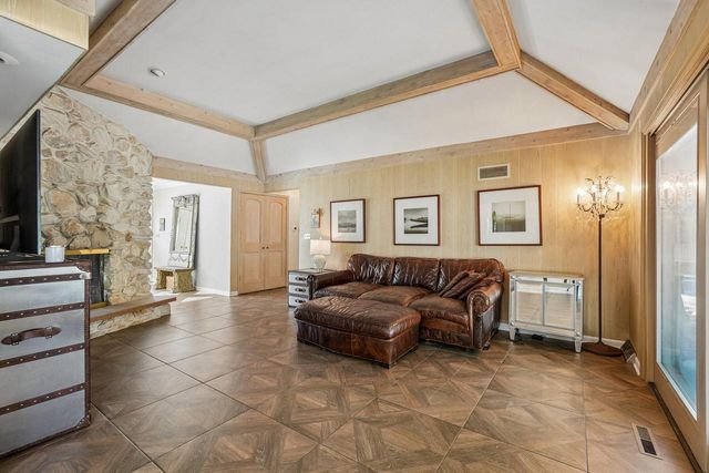 2135 Michelle DRIVE, Brookfield, WI 53045