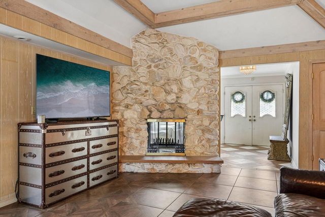 2135 Michelle DRIVE, Brookfield, WI 53045