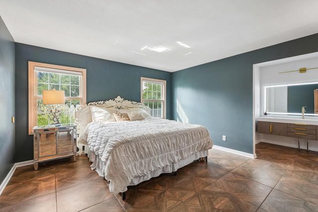 2135 Michelle DRIVE, Brookfield, WI 53045