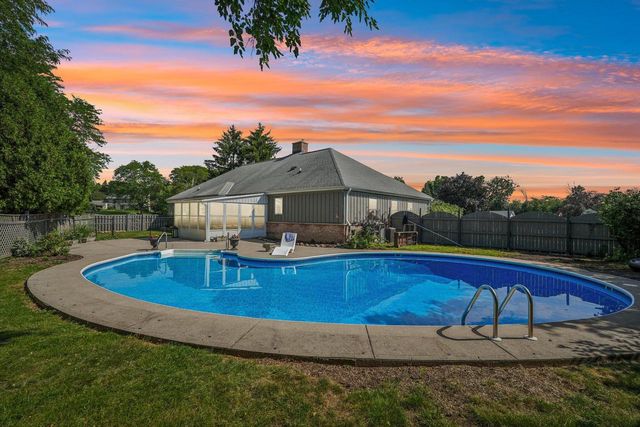 2135 Michelle DRIVE, Brookfield, WI 53045
