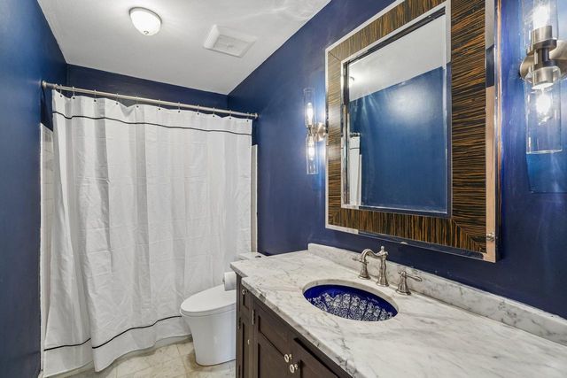 2135 Michelle DRIVE, Brookfield, WI 53045