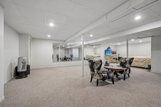 2135 Michelle DRIVE, Brookfield, WI 53045