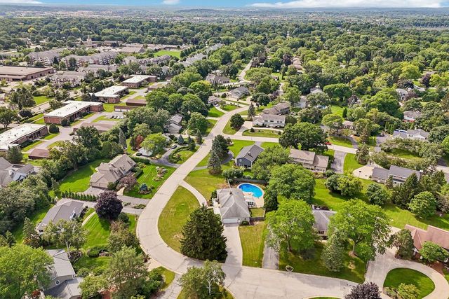 2135 Michelle DRIVE, Brookfield, WI 53045