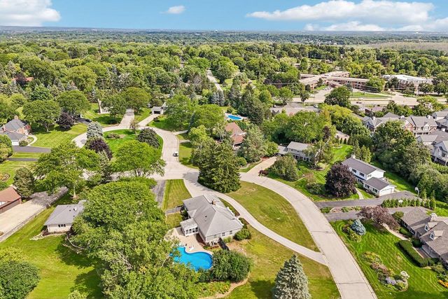 2135 Michelle DRIVE, Brookfield, WI 53045