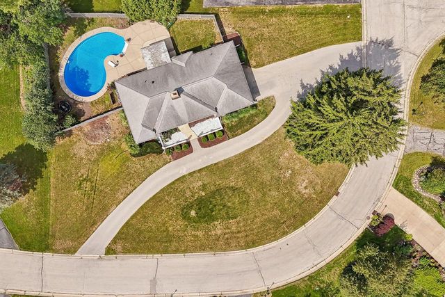2135 Michelle DRIVE, Brookfield, WI 53045