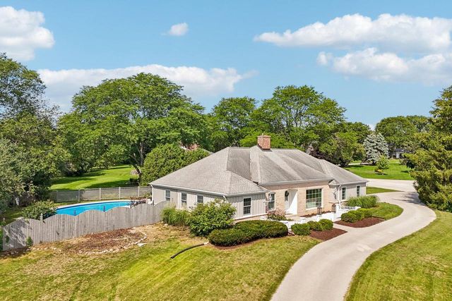 2135 Michelle DRIVE, Brookfield, WI 53045