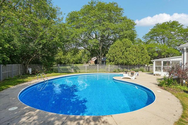 2135 Michelle DRIVE, Brookfield, WI 53045