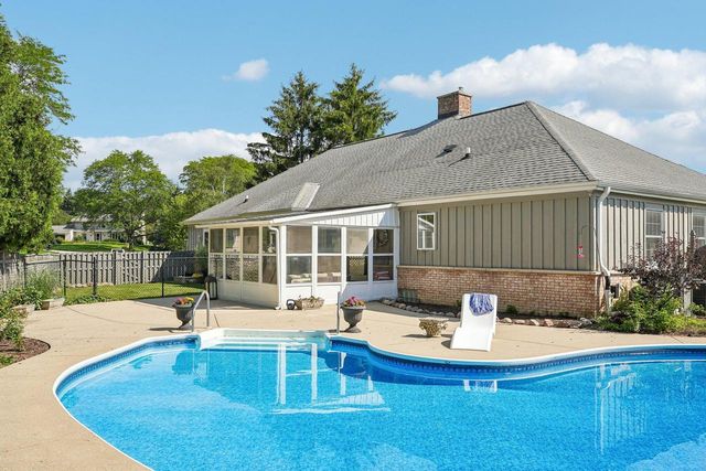 2135 Michelle DRIVE, Brookfield, WI 53045
