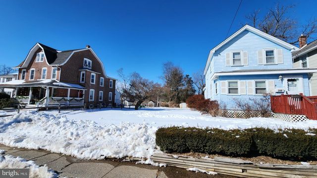 206 LOWRYS LN, Bryn Mawr, PA 19010