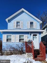 206 LOWRYS LN, Bryn Mawr, PA 19010