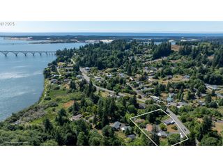 67420 E BAY Rd, North Bend, OR 97459