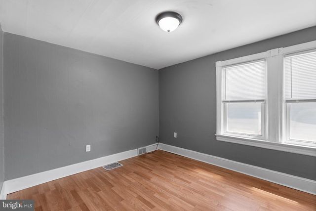 26 E ADAMS ST, Paulsboro, NJ 08066