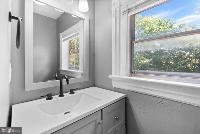 26 E ADAMS ST, Paulsboro, NJ 08066