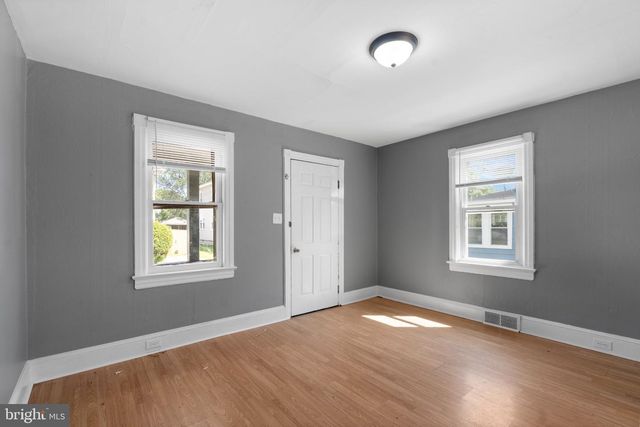 26 E ADAMS ST, Paulsboro, NJ 08066
