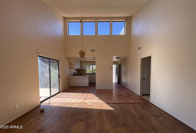 17288 E LAKEVIEW Court, Mayer, AZ 86333