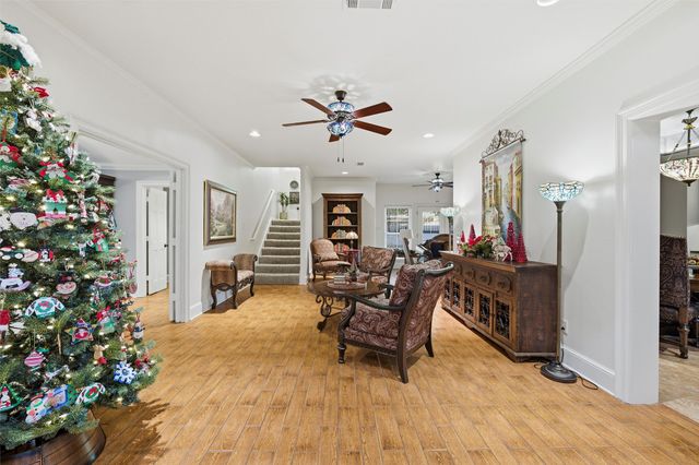 2000 Lakehill Court, Arlington, TX 76012